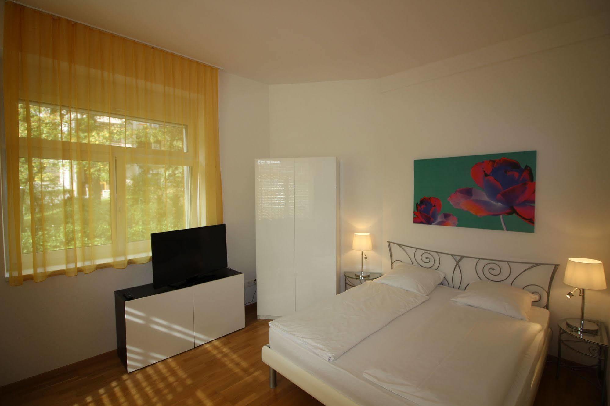 Swiss Star Oerlikon Inn Zurich Exterior photo