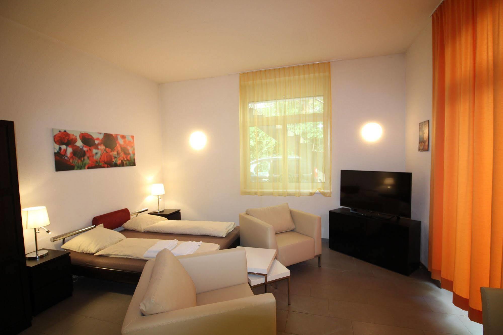 Swiss Star Oerlikon Inn Zurich Exterior photo